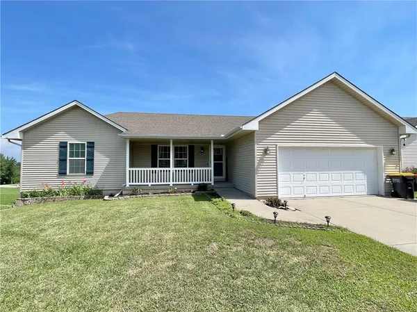 $359,900 | 2224 West Ivory Circle, Excelsior Springs, MO 64024