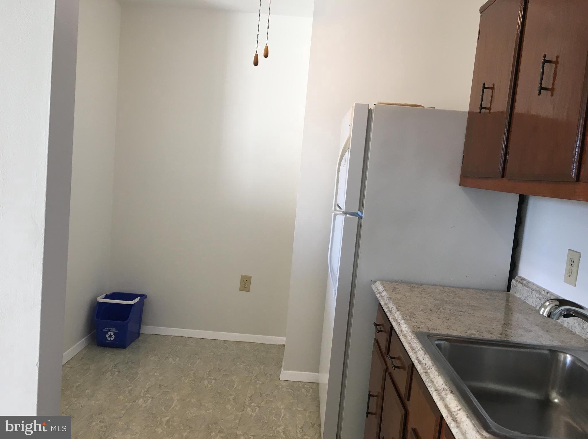 3802 Bel Pre Road, Unit 1327 Silver Spring, MD 20906 - Photo 8 of 26 Kitchen