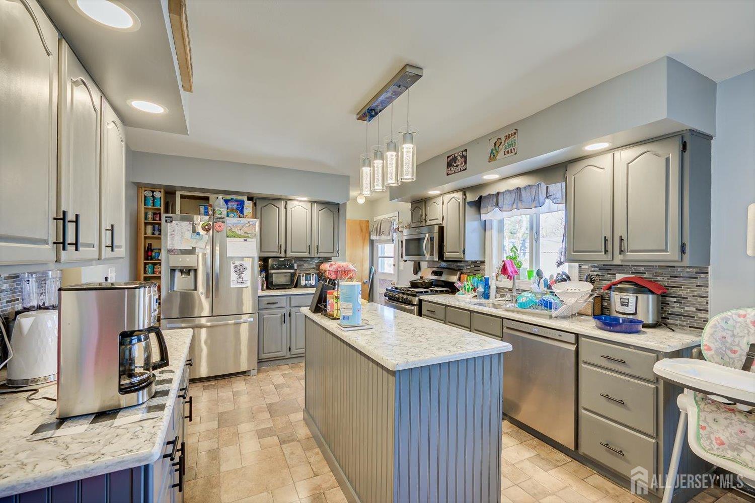 244 West Prescott Avenue Edison, NJ 08820 - Photo 18 of 42