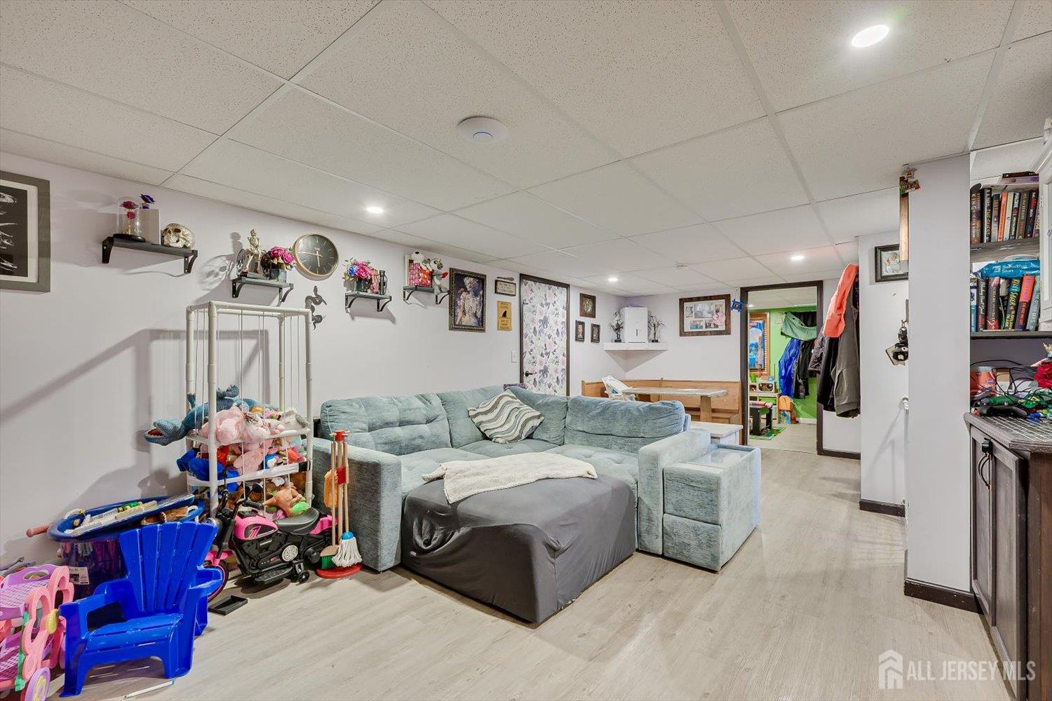 244 West Prescott Avenue Edison, NJ 08820 - Photo 28 of 42