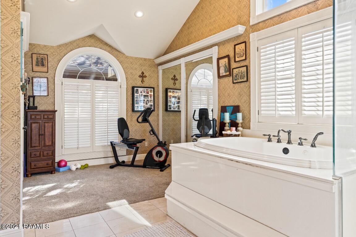 405 Whitcomb Road Lafayette, LA 70503 - Photo 20 of 35 405 Whitcomb-017