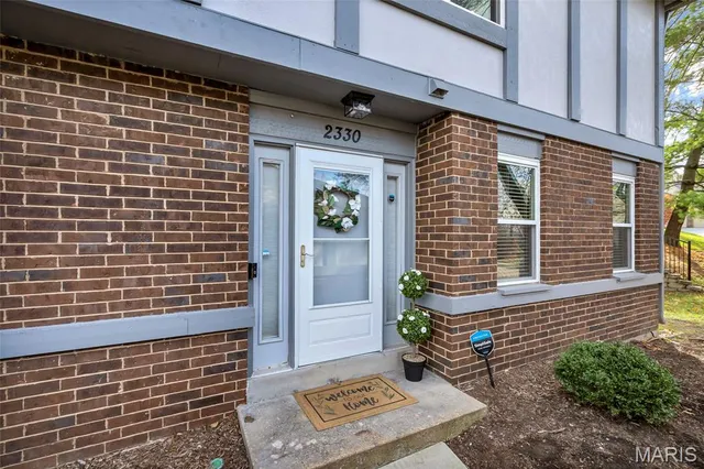 $269,900 | 2330 Seven Pines Drive, St. Louis, MO 63146