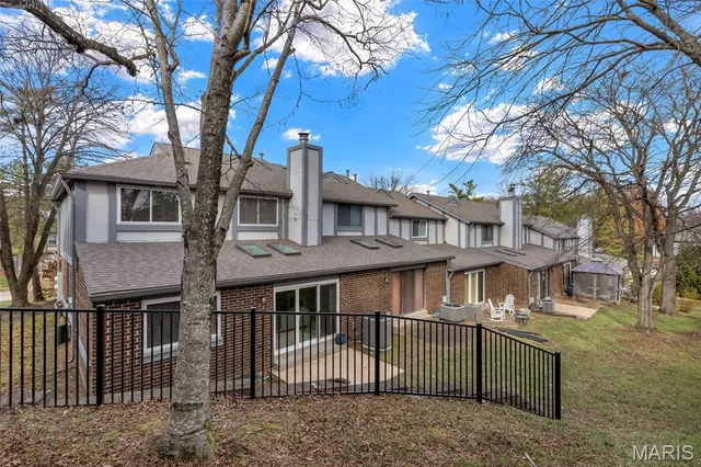 $269,900 | 2330 Seven Pines Drive, St. Louis, MO 63146