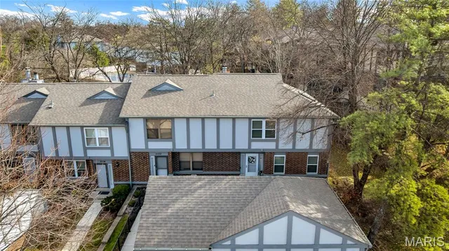 $269,900 | 2330 Seven Pines Drive, St. Louis, MO 63146