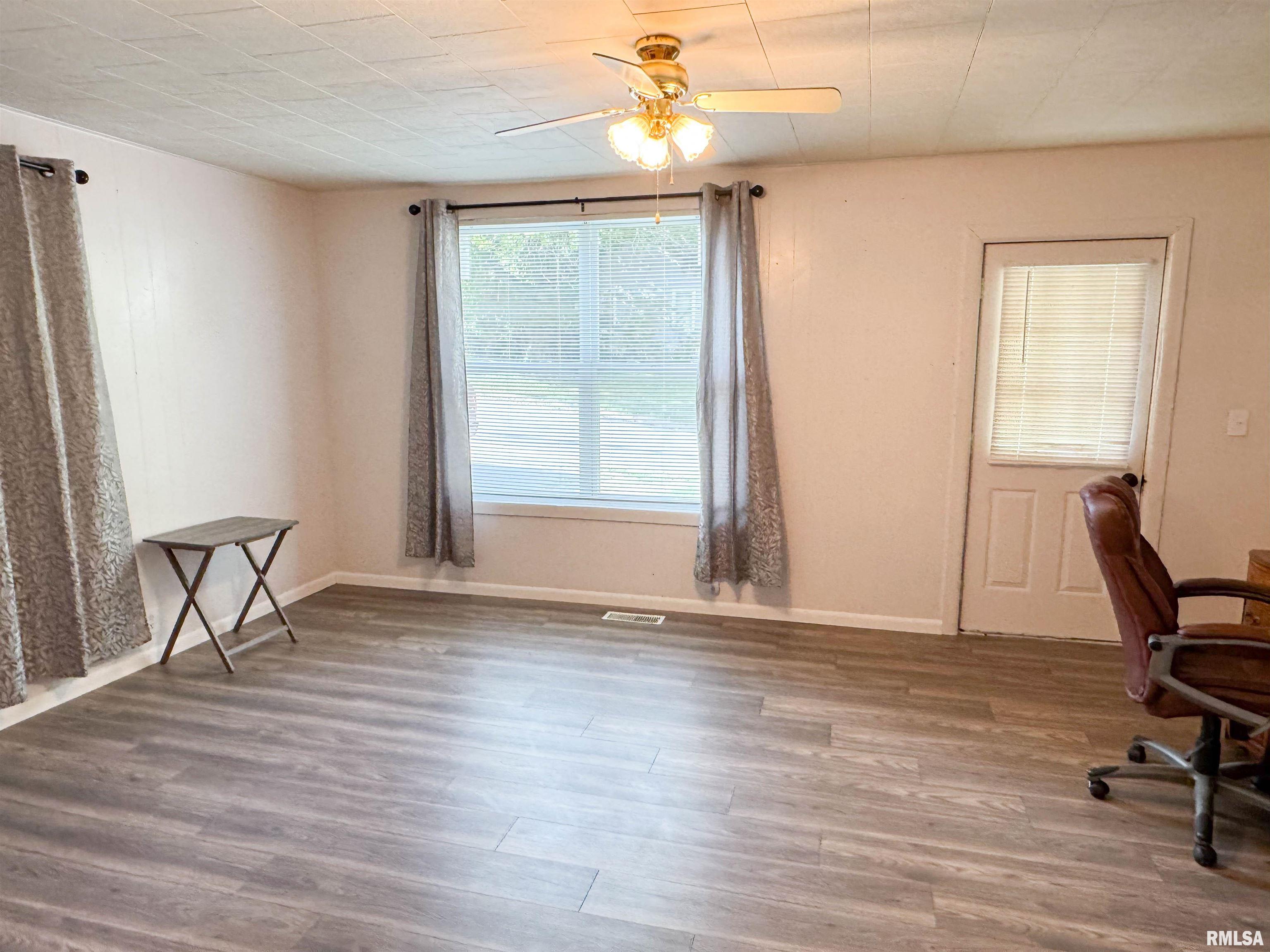 314 Douglas Street Anna, IL 62906 - Photo 8 of 24