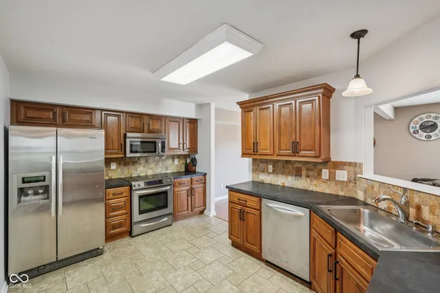 $369,000 | 16590 Greensboro Drive, Westfield, IN 46074