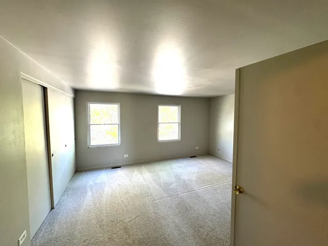 a view of empty room with window