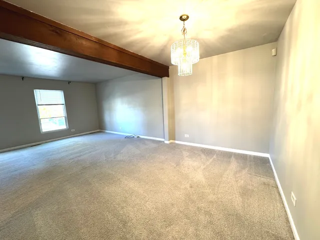 a view of empty room with window