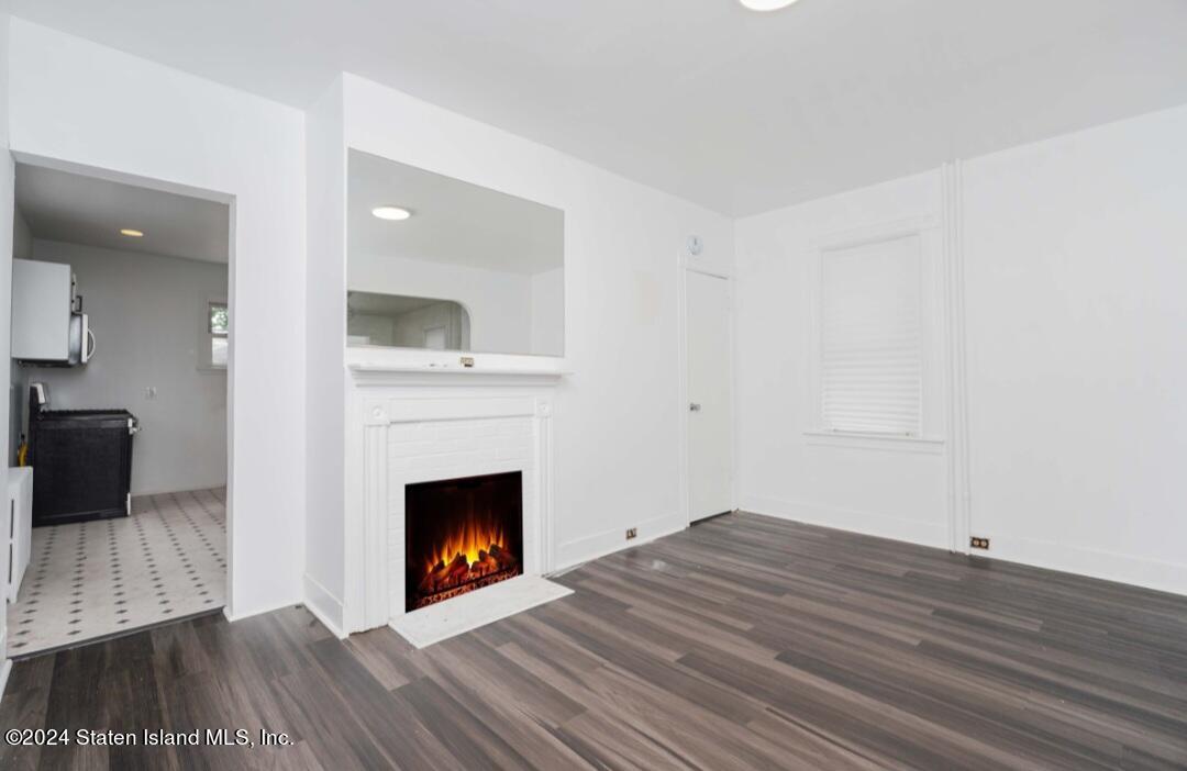 127 Roe Street Staten Island, NY 10310 - Photo 8 of 23 mmexport1727974657210