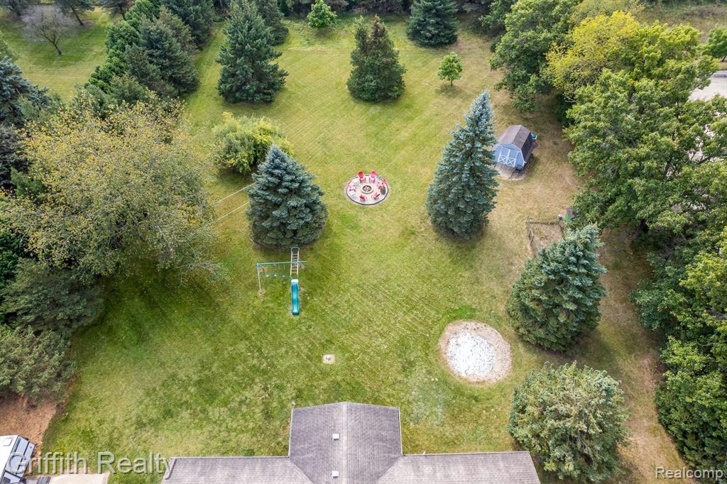 12034 Larkins Road Brighton, MI 48114 - Photo 3 of 31
