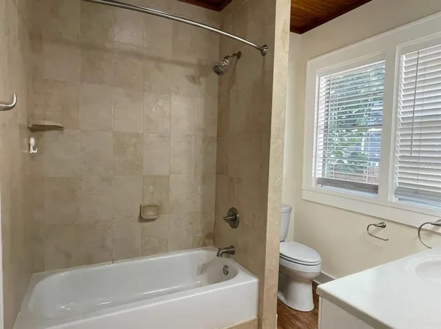 $4,300 | 903 South Bruce Street, Tampa, FL 33606