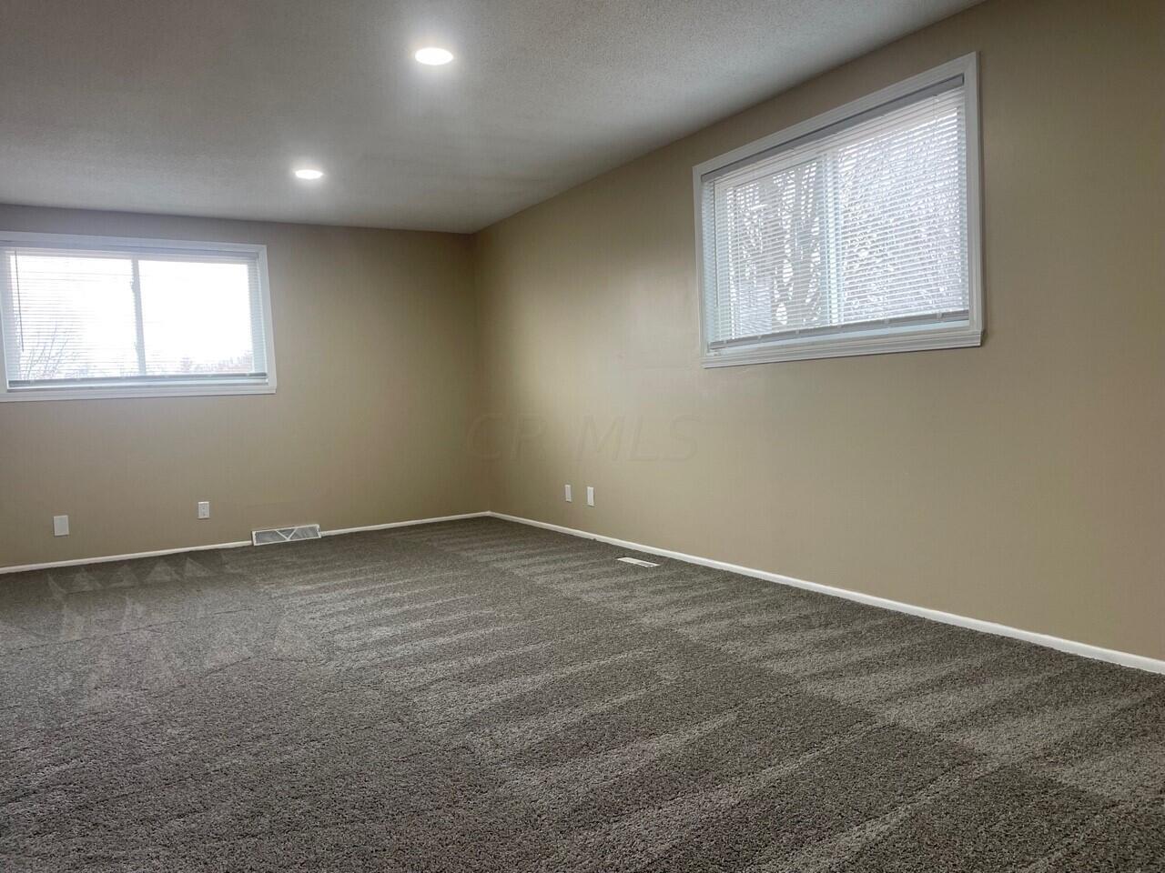 2091 Brittany Road Columbus, OH 43229 - Photo 13 of 24 R1 (13)