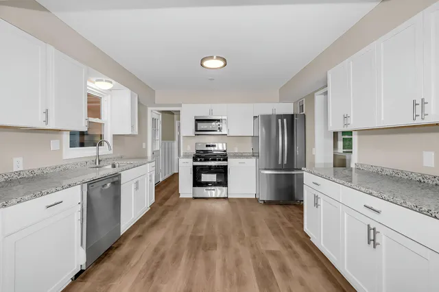 $529,900 | 1925 Walsh Lane, Mendota Heights, MN 55118