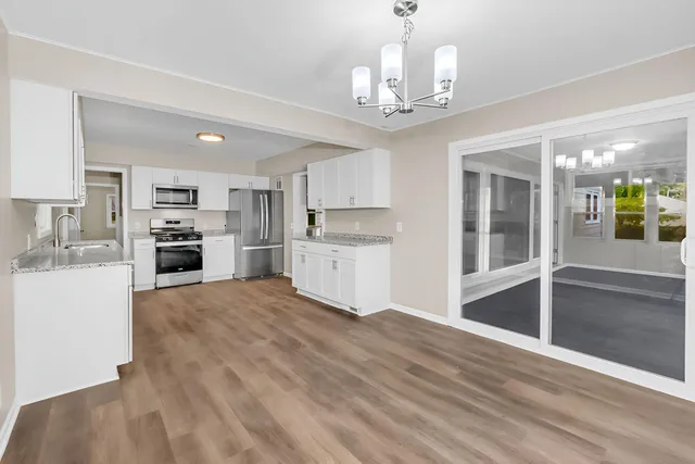 $529,900 | 1925 Walsh Lane, Mendota Heights, MN 55118