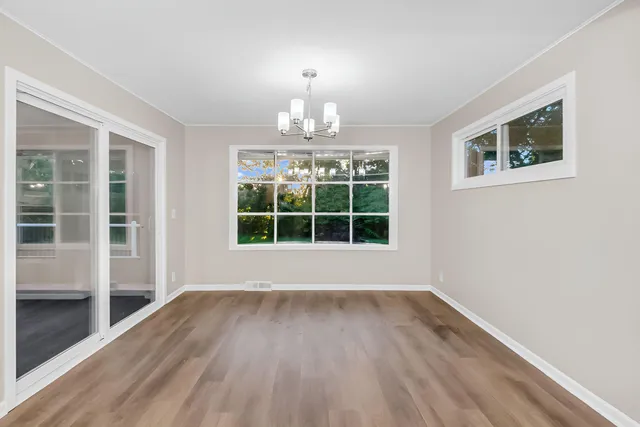 $529,900 | 1925 Walsh Lane, Mendota Heights, MN 55118