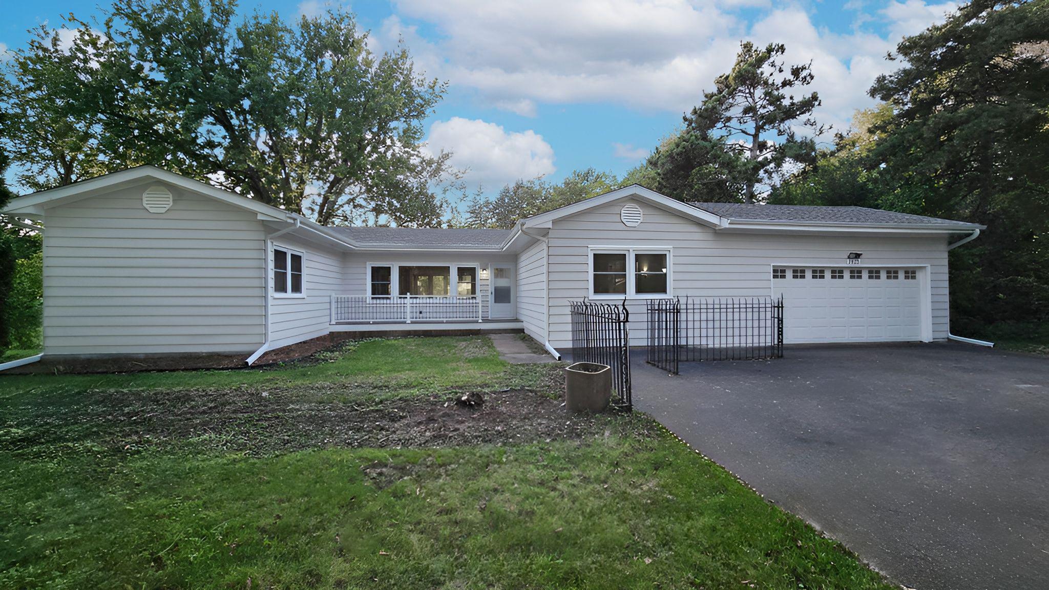1925 Walsh Lane Mendota Heights, MN 55118 - Photo 3 of 35