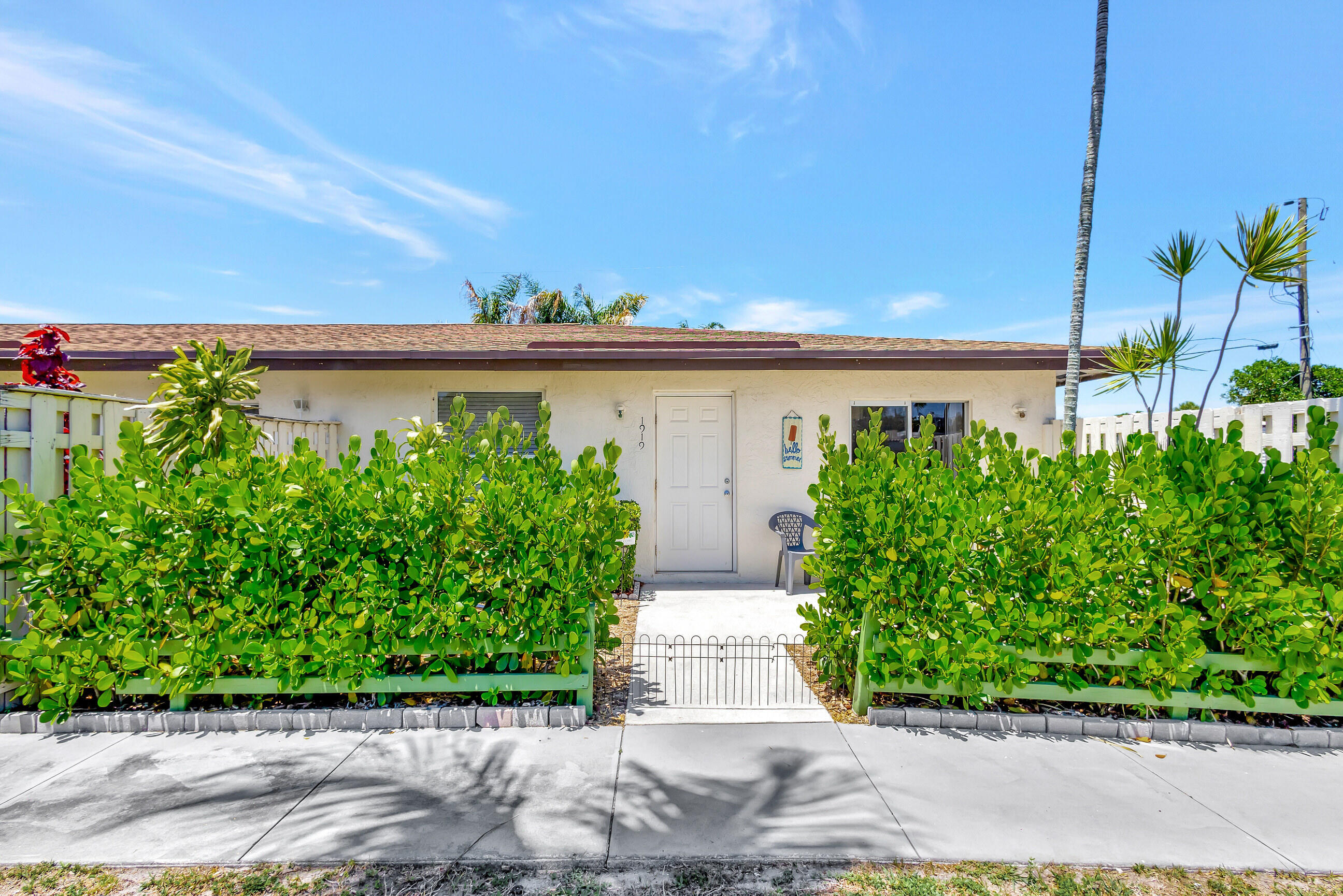 1919 Doffer Lane Juno Ridge, FL 33408 - Photo 5 of 24 20240523194716511248000000-o