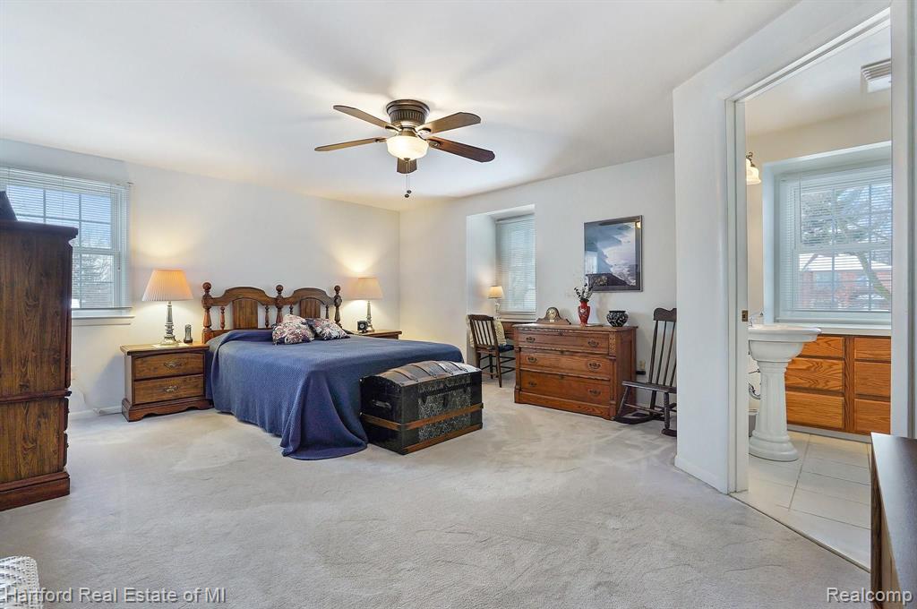26184 Steele Road Farmington Hills, MI 48331 - Photo 18 of 38
