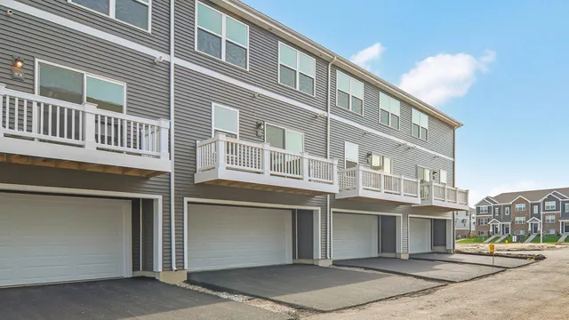 $344,990 | 6357 Ulster Drive, Tinley Park, IL 60477