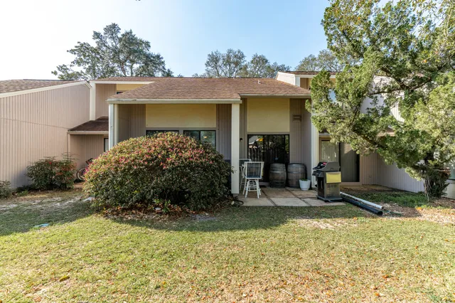 $369,000 | 800 Bay Drive, Unit 10, Niceville, FL 32578
