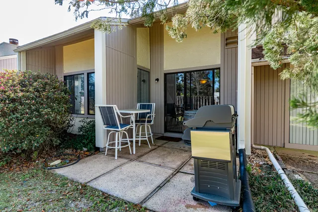 $369,000 | 800 Bay Drive, Unit 10, Niceville, FL 32578