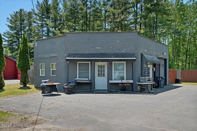 $599,900 | 3287 Highway 43, Sand Lake, NY 12018