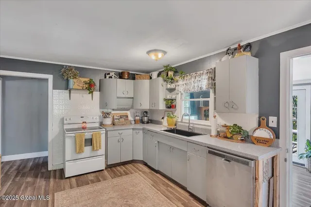 $599,900 | 3287 Highway 43, Sand Lake, NY 12018