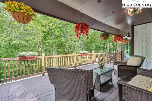 $629,000 | 111 Wintergreen Way, Beech Mountain, NC 28604