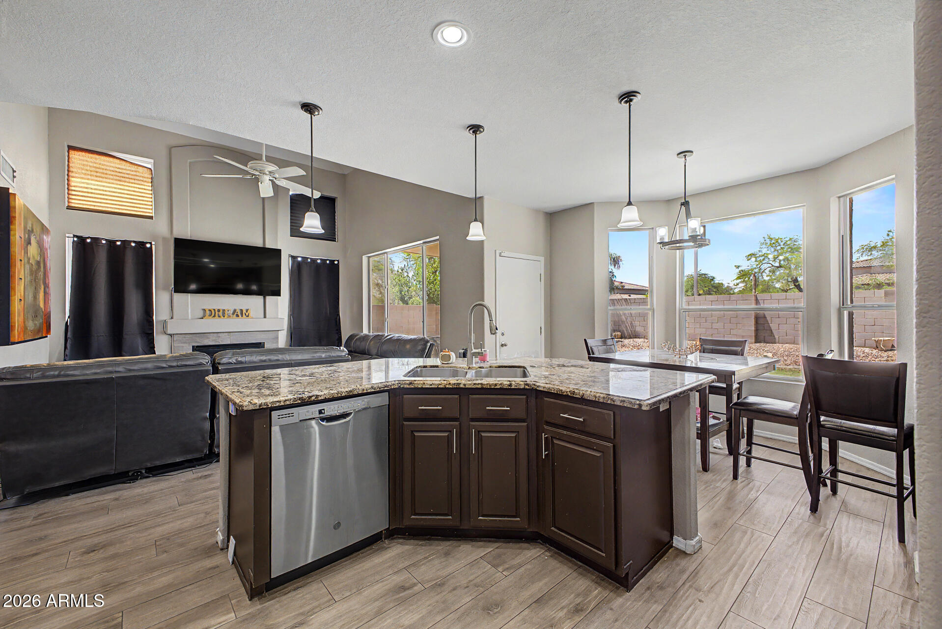 4518 East Rowel Road Phoenix, AZ 85050 - Photo 14 of 36 14 - Rowel