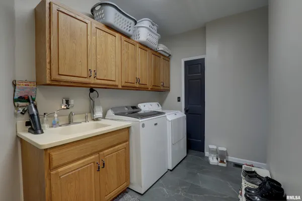 $545,000 | 4003 Marian Drive, Quincy, IL 62305