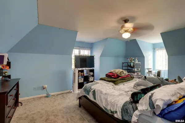 $545,000 | 4003 Marian Drive, Quincy, IL 62305