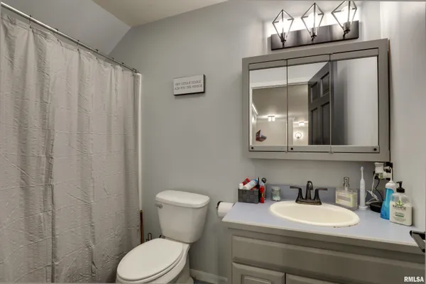 $545,000 | 4003 Marian Drive, Quincy, IL 62305