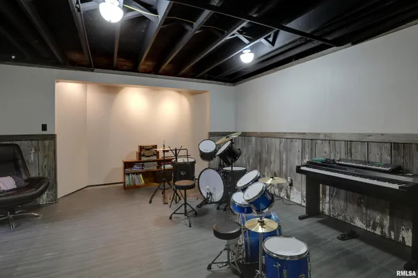 $545,000 | 4003 Marian Drive, Quincy, IL 62305