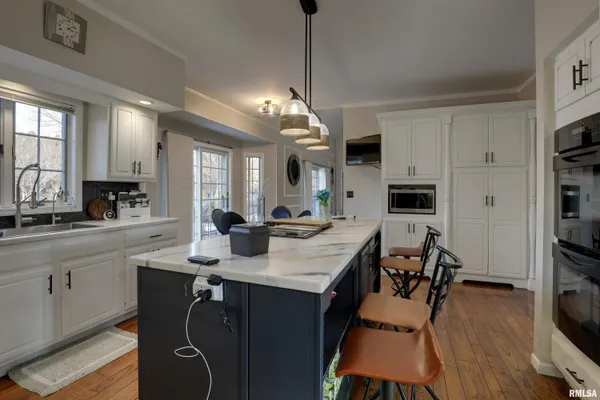 $545,000 | 4003 Marian Drive, Quincy, IL 62305