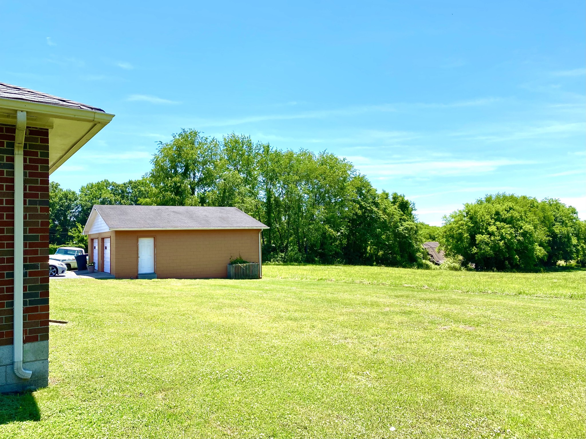 1102 Robinson Road Old Hickory, TN 37138 - Photo 6 of 36 a view of a big yard with an outdoor seating