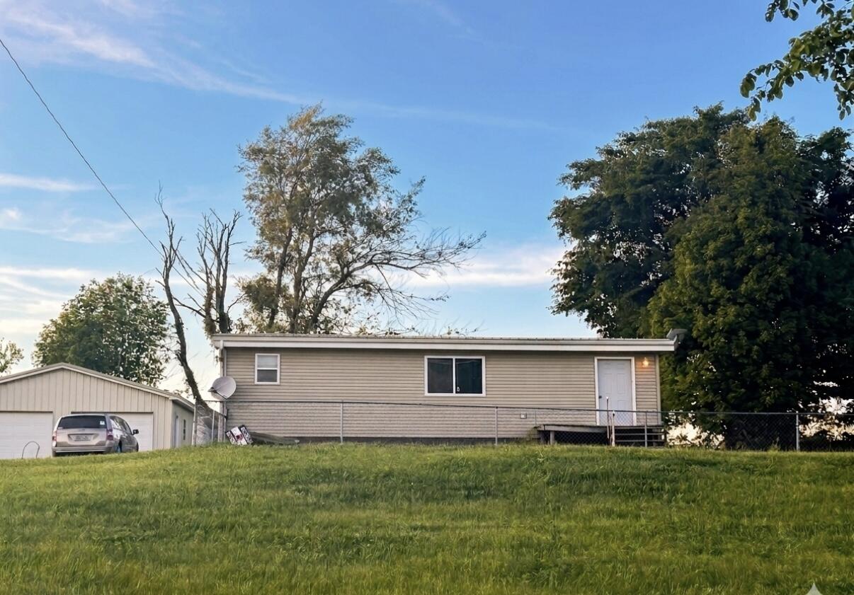14670 Church Road Hudson, MI 49247 - Photo 1 of 17 IMG_3308