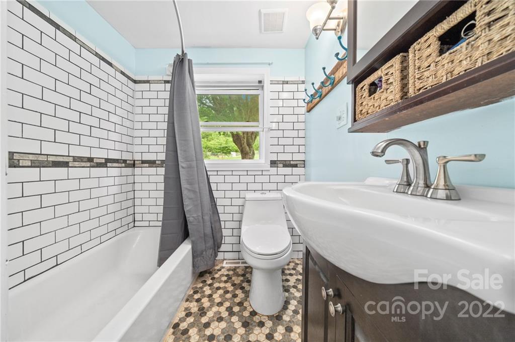 90 Beaverdam Loop Road Candler, NC 28715 - Photo 13 of 26 Gallery Image 13