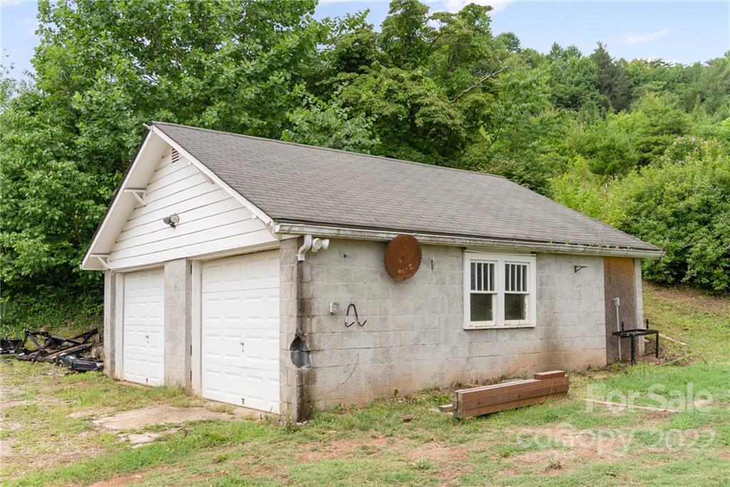 90 Beaverdam Loop Road Candler, NC 28715 - Photo 18 of 26 Gallery Image 18