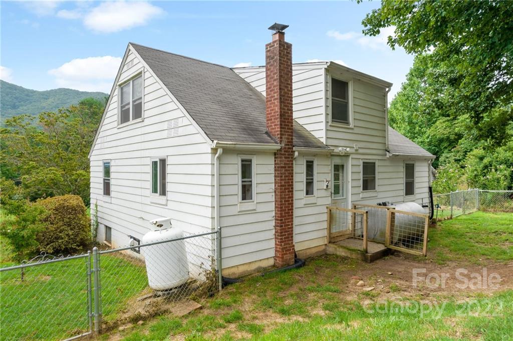 90 Beaverdam Loop Road Candler, NC 28715 - Photo 3 of 26 Gallery Image 3