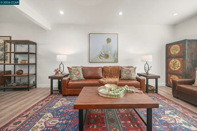 $950,000 | 1713-1713 Geary Road, Walnut Creek, CA 94597