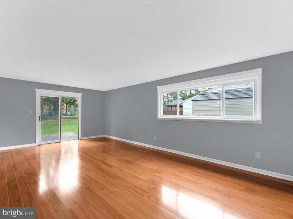 7225 Fairbrook Road Baltimore, MD 21244 - Photo 14 of 40 Freshly painted