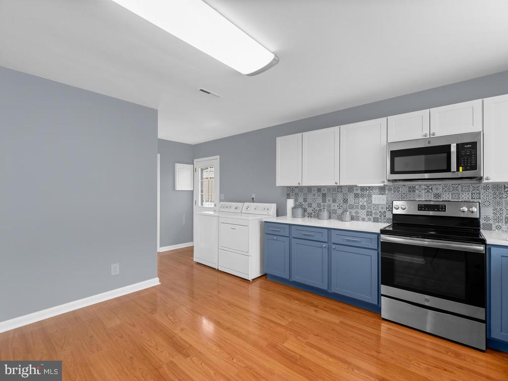 7225 Fairbrook Road Baltimore, MD 21244 - Photo 8 of 40 New vinyl flooring