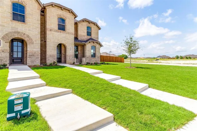 $349,990 | 1533 Homeplace Circle, Mansfield, TX 76063