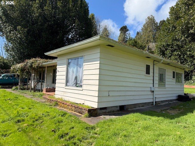 67623 East Bay Road North Bend, OR 97459 - Photo 4 of 21