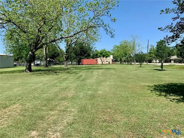 $30,000 | 0 East Division Street, Edna, TX 77957