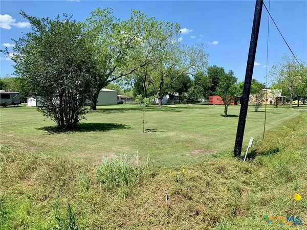$30,000 | 0 East Division Street, Edna, TX 77957