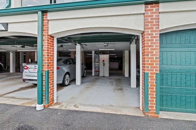 $695,000 | 60 Merrimac Street, Unit 604, Amesbury, MA 01913