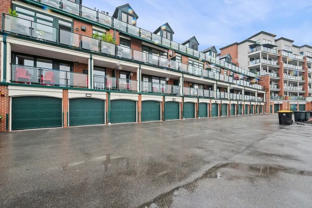 $695,000 | 60 Merrimac Street, Unit 604, Amesbury, MA 01913