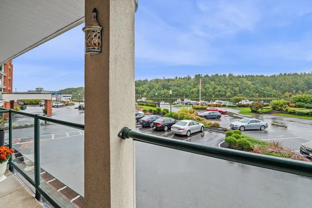 $695,000 | 60 Merrimac Street, Unit 604, Amesbury, MA 01913