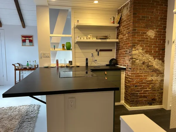 $1,950 | 8 Franklin Street, Unit 10, Marblehead, MA 01945